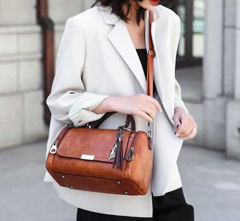 bolsa feminina pequena bolsa de couro bolsa feminina bolsas femininas bolsa feminina de ombro bolsa de couro feminina bolsa pequena bolsa pequena feminina bolsa femininas bolsas femininas de couro bolsas femininas transversal bolsa transversal feminina