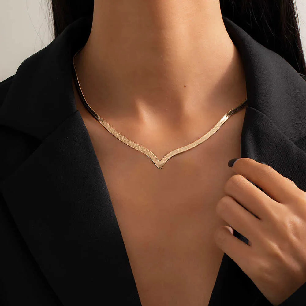 colar, colares, gargantilha, colar feminino, colar dourado, colar delicado, colar para mulher, corrente feminina,