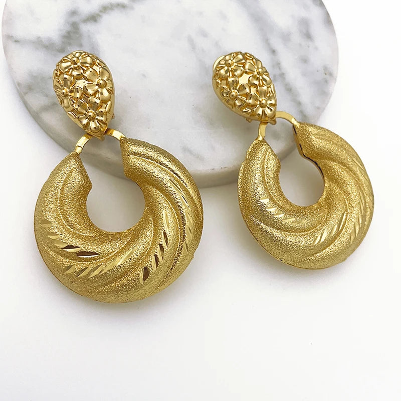 colar, colares, gargantilha, colar feminino, colar dourado, colar delicado, colar para mulher, corrente feminina,