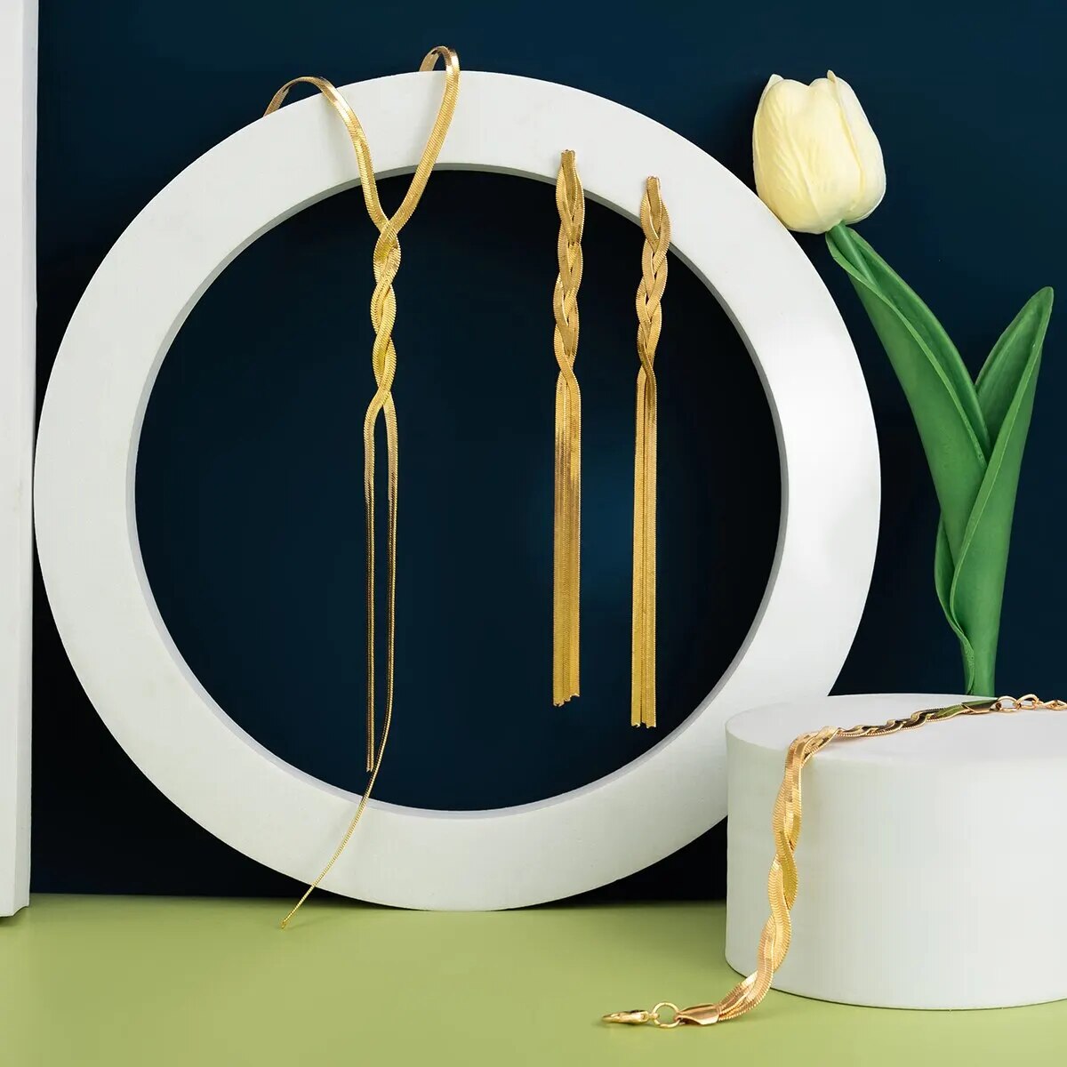 colar, colares, gargantilha, colar feminino, colar dourado, colar delicado, colar para mulher, corrente feminina,