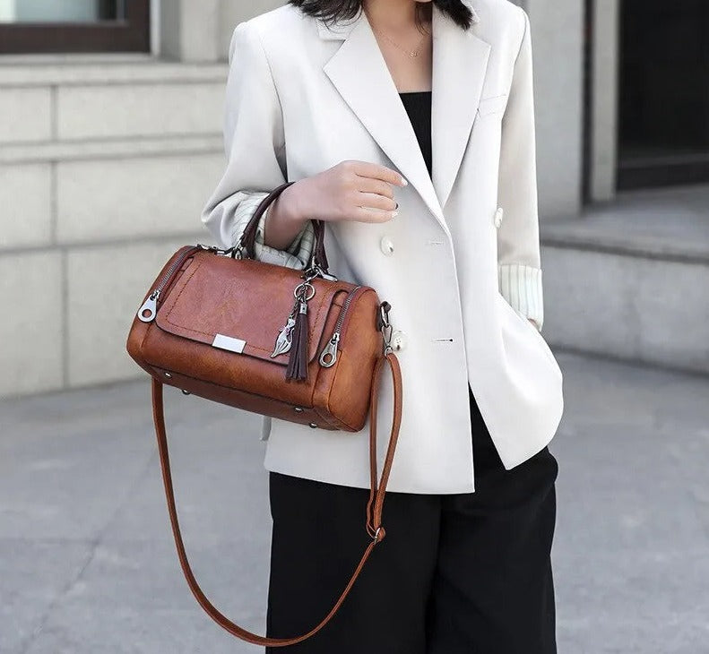 bolsa feminina pequena bolsa de couro bolsa feminina bolsas femininas bolsa feminina de ombro bolsa de couro feminina bolsa pequena bolsa pequena feminina bolsa femininas bolsas femininas de couro bolsas femininas transversal bolsa transversal feminina
