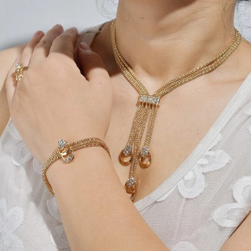 Colar e Conjunto de Anel e Brincos Sublime