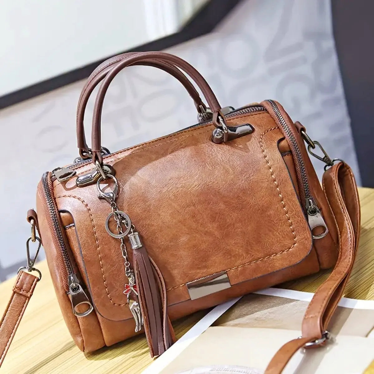 bolsa feminina pequena bolsa de couro bolsa feminina bolsas femininas bolsa feminina de ombro bolsa de couro feminina bolsa pequena bolsa pequena feminina bolsa femininas bolsas femininas de couro bolsas femininas transversal bolsa transversal feminina