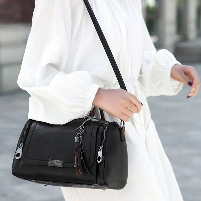 bolsa feminina pequena bolsa de couro bolsa feminina bolsas femininas bolsa feminina de ombro bolsa de couro feminina bolsa pequena bolsa pequena feminina bolsa femininas bolsas femininas de couro bolsas femininas transversal bolsa transversal feminina