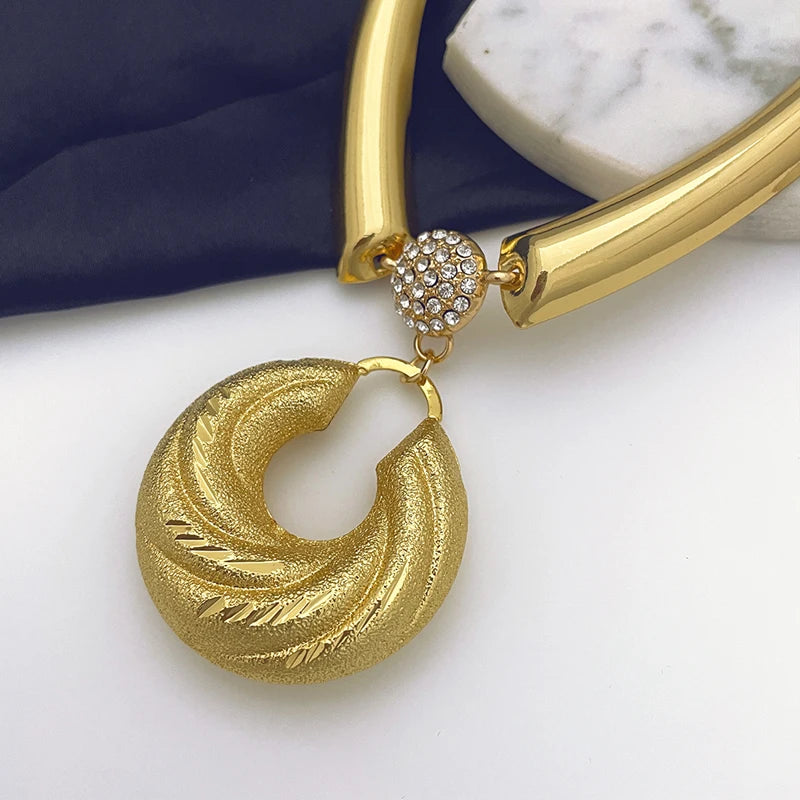 colar, colares, gargantilha, colar feminino, colar dourado, colar delicado, colar para mulher, corrente feminina,