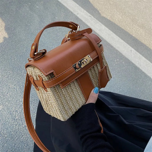 bolsas femininas,  bolsa feminina,  bolsa feminina de ombro,  bolsa feminina pequena,  bolsa feminina transversal,  bolsa femininas,  bolsa pequena feminina,  bolsas femininas de couro,  bolsas femininas estilosas,