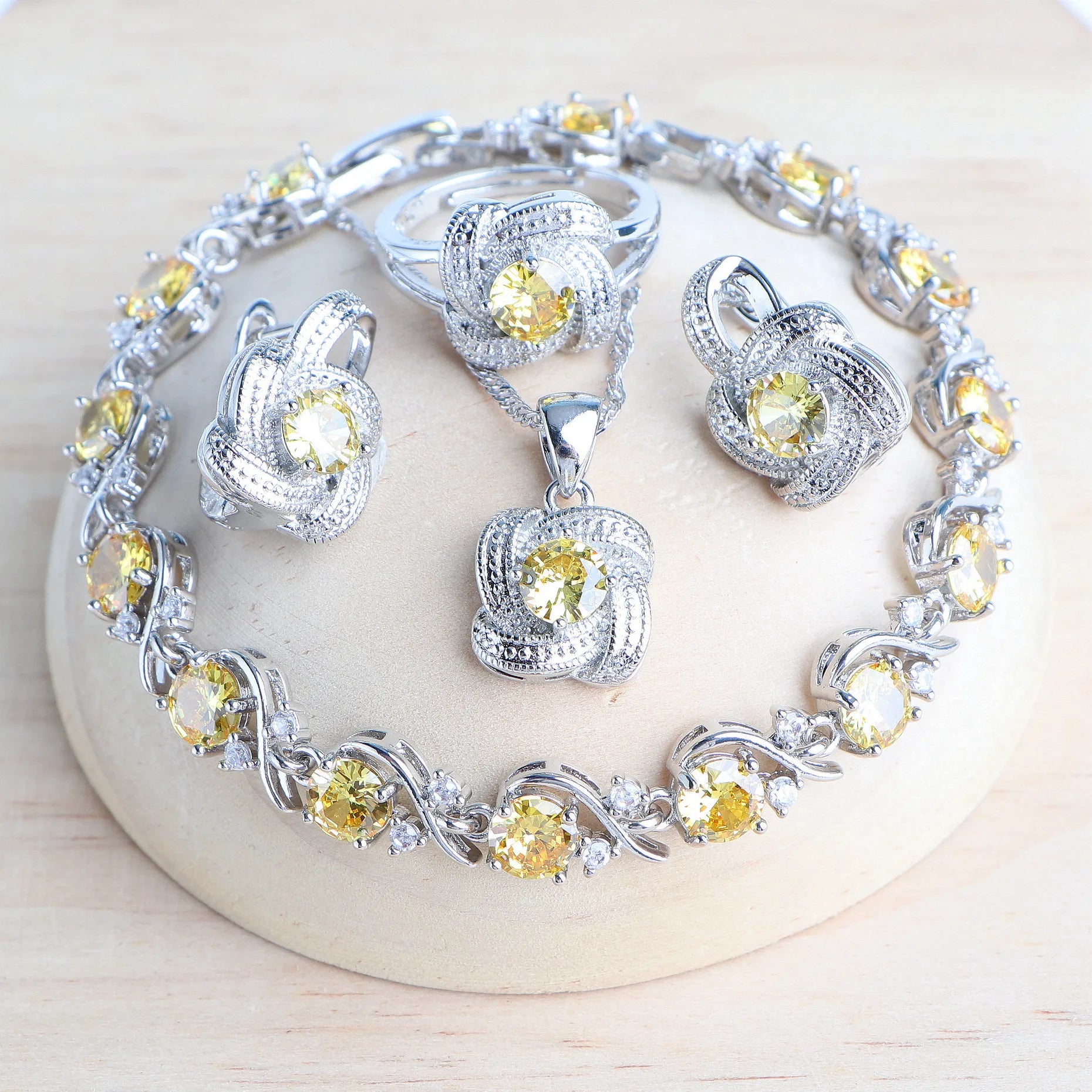 colar, colares, gargantilha, colar feminino, colar dourado, colar delicado, colar para mulher, corrente feminina,