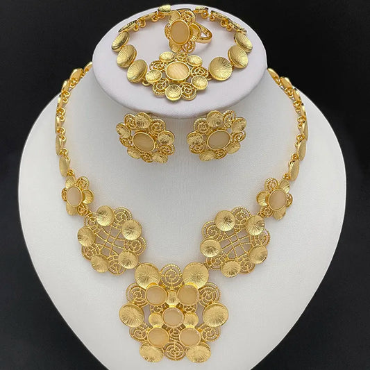 colar feminino,  colar,  colares,  colar para mulher,  colar dourado,  colar delicado,  colar de coração,  colar de prata feminino,