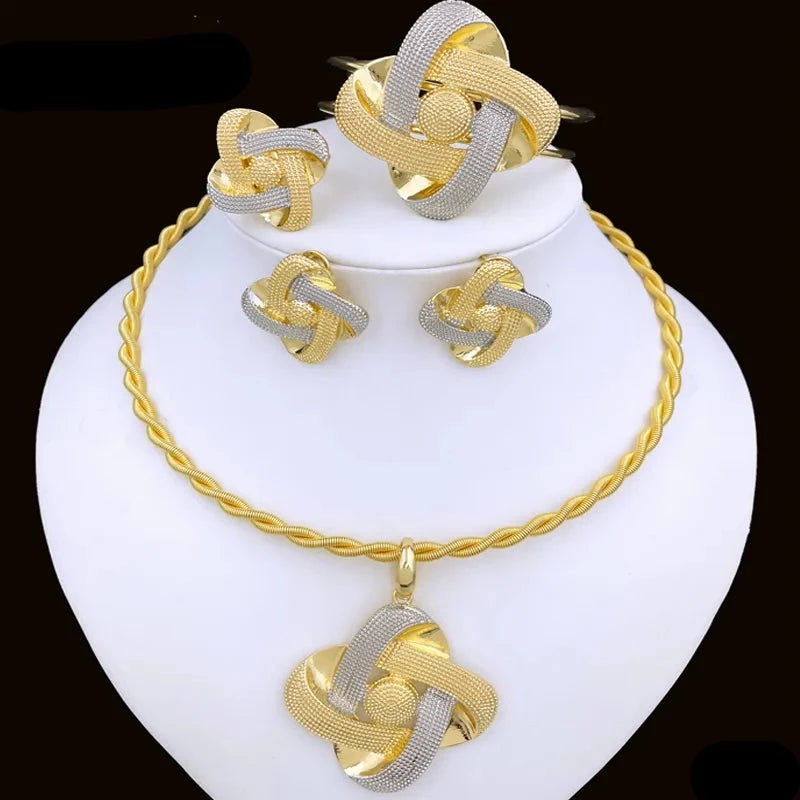 colar,  colar feminino,  colares,  colar delicado,  colar para mulher,  colar dourado,  colar de miçangas,  colar de perola,