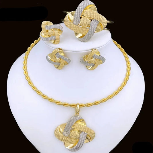 colar,  colar feminino,  colares,  colar delicado,  colar para mulher,  colar dourado,  colar de miçangas,  colar de perola,