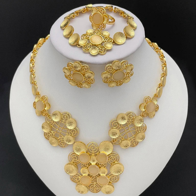 colar feminino,  colar,  colares,  colar para mulher,  colar dourado,  colar delicado,  colar de coração,  colar de prata feminino,