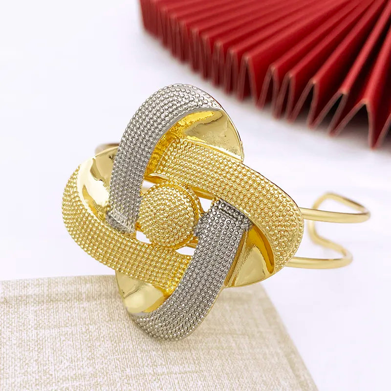 colar,  colar feminino,  colares,  colar delicado,  colar para mulher,  colar dourado,  colar de miçangas,  colar de perola,
