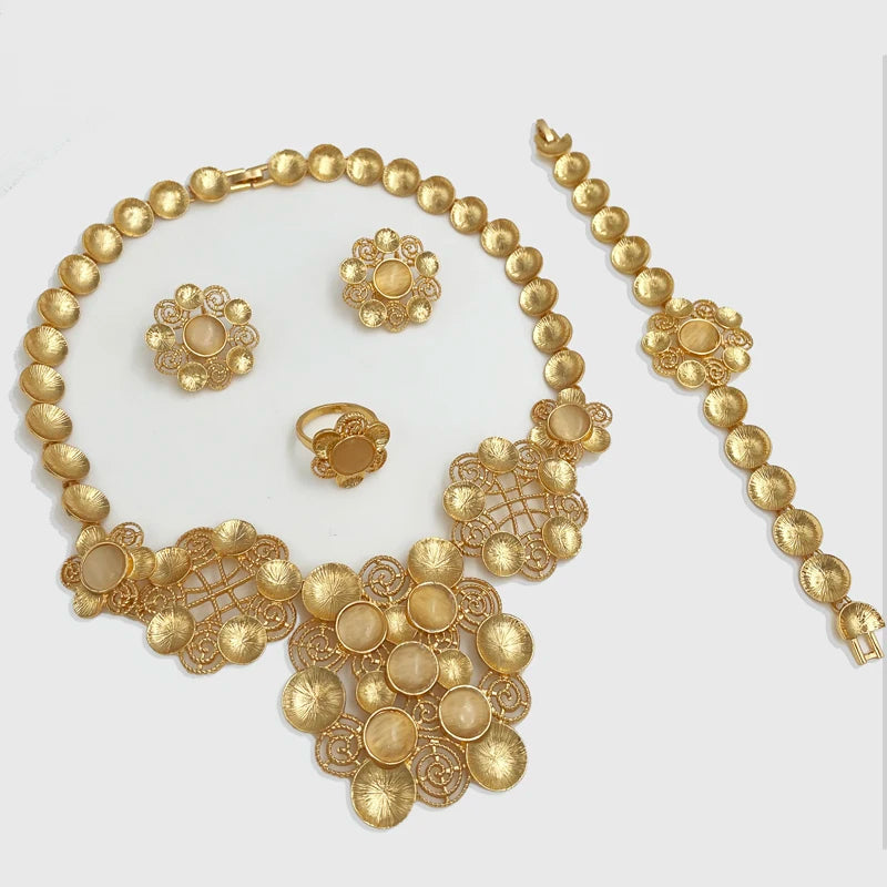 colar feminino,  colar,  colares,  colar para mulher,  colar dourado,  colar delicado,  colar de coração,  colar de prata feminino,