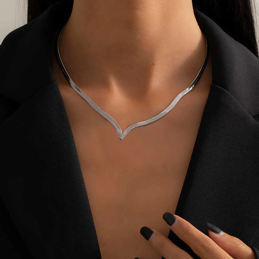 colar, colares, gargantilha, colar feminino, colar dourado, colar delicado, colar para mulher, corrente feminina,